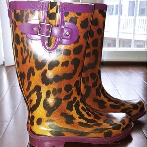 Used Chooka Cheetah Print Rain Boots